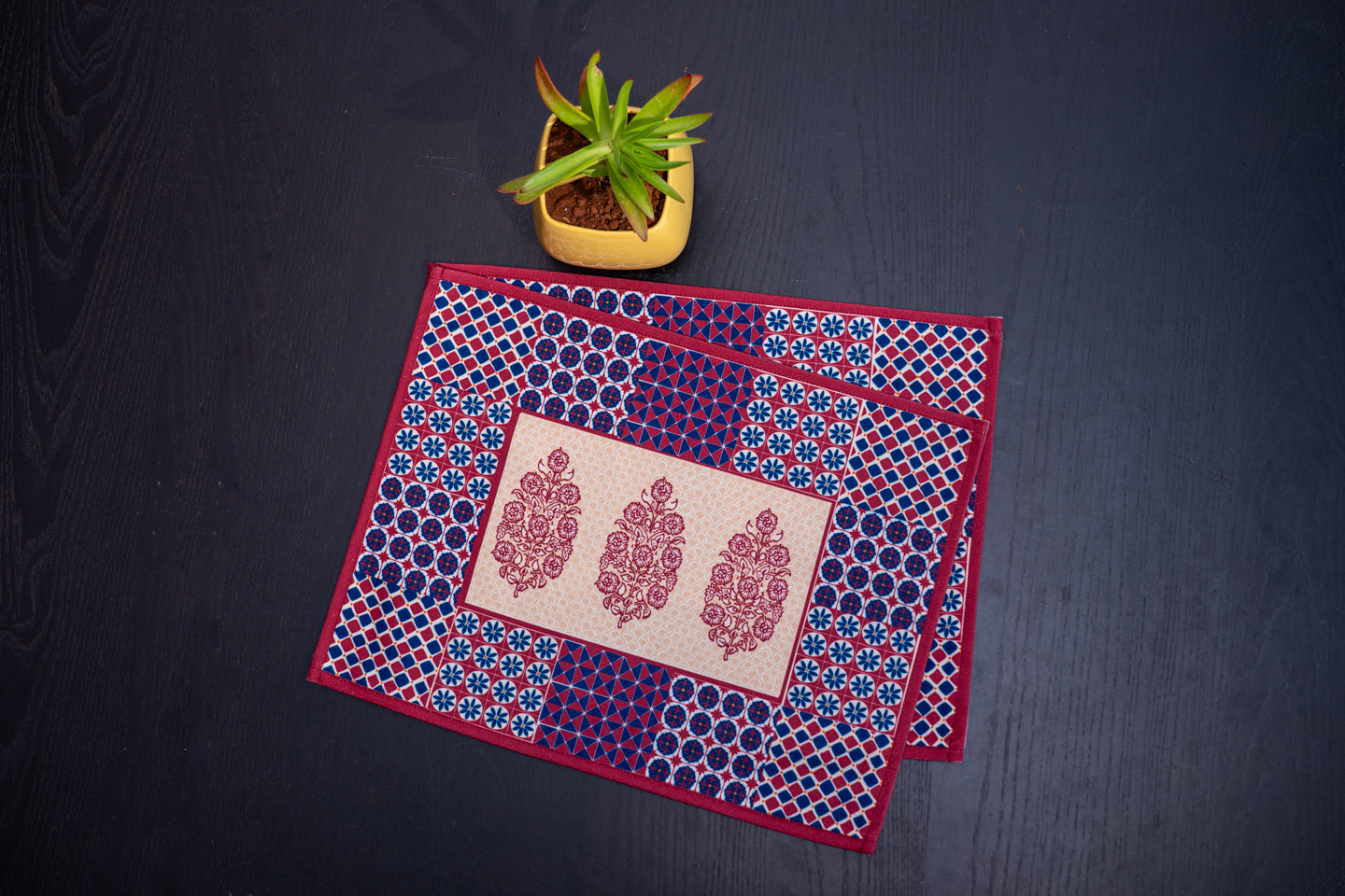 Maroon Jaipuri Table Runner & Six Mats Set