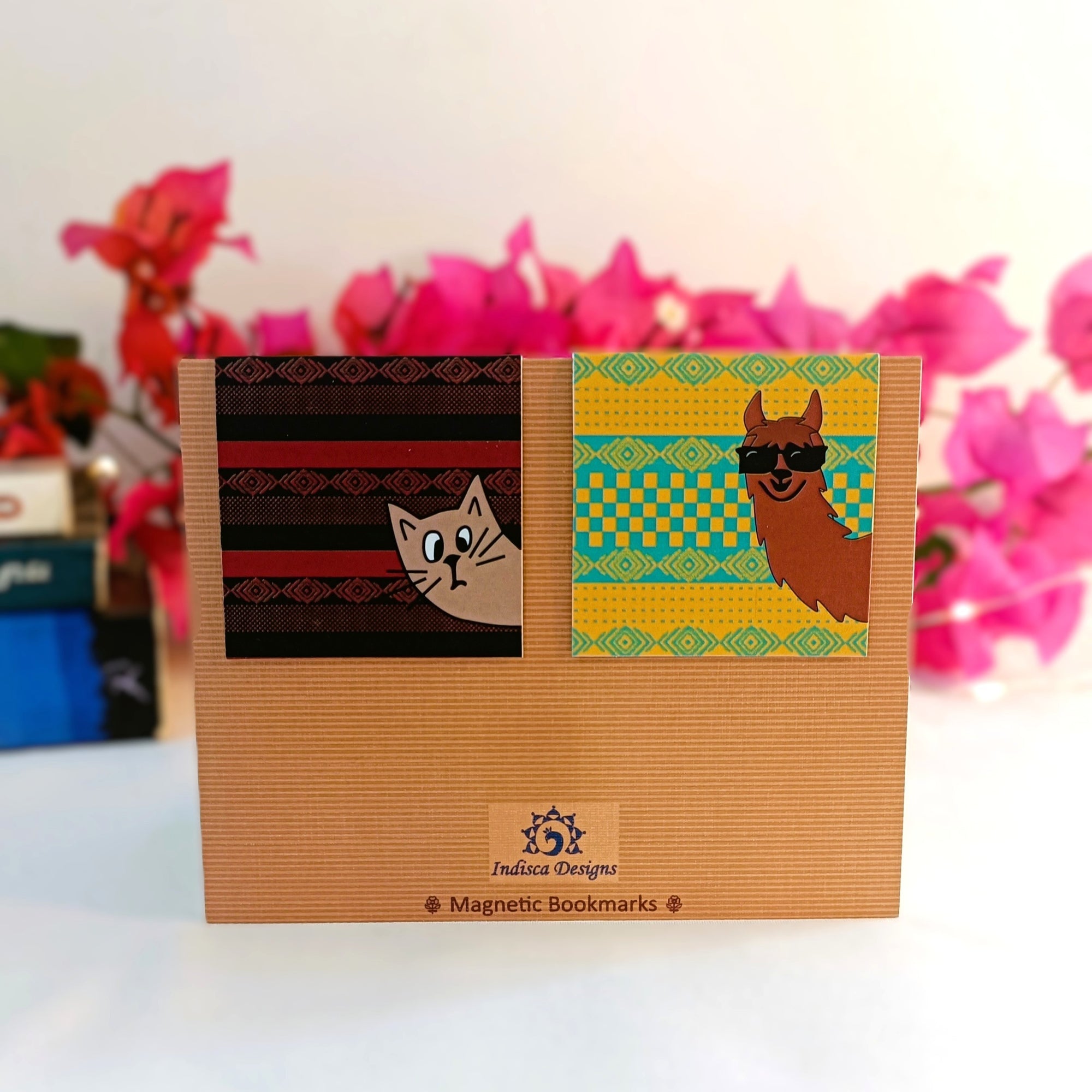 Peek-a-boo: Literary adventures magnetic bookmarks ( Set of 2 )