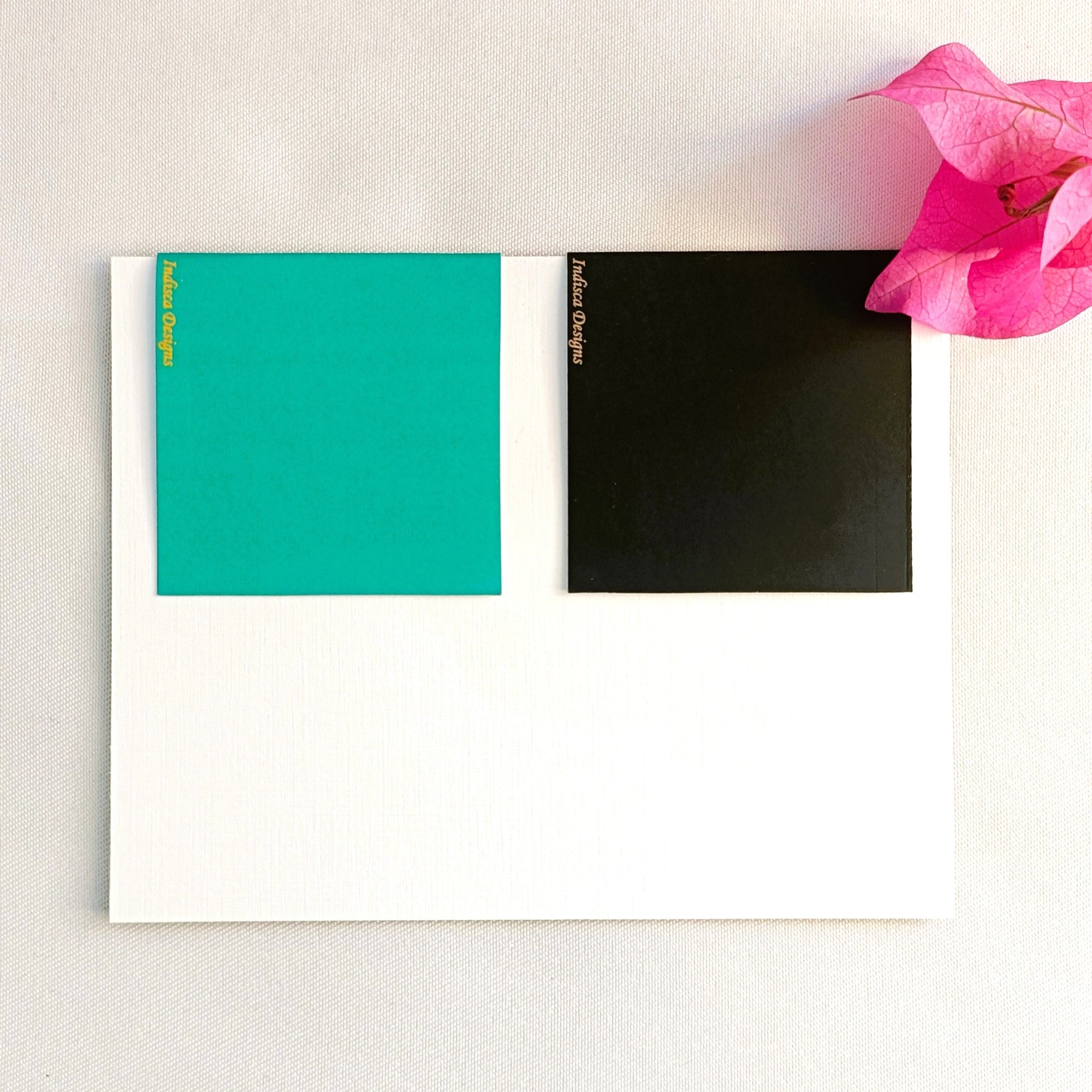 Peek-a-boo: Literary adventures magnetic bookmarks ( Set of 2 )