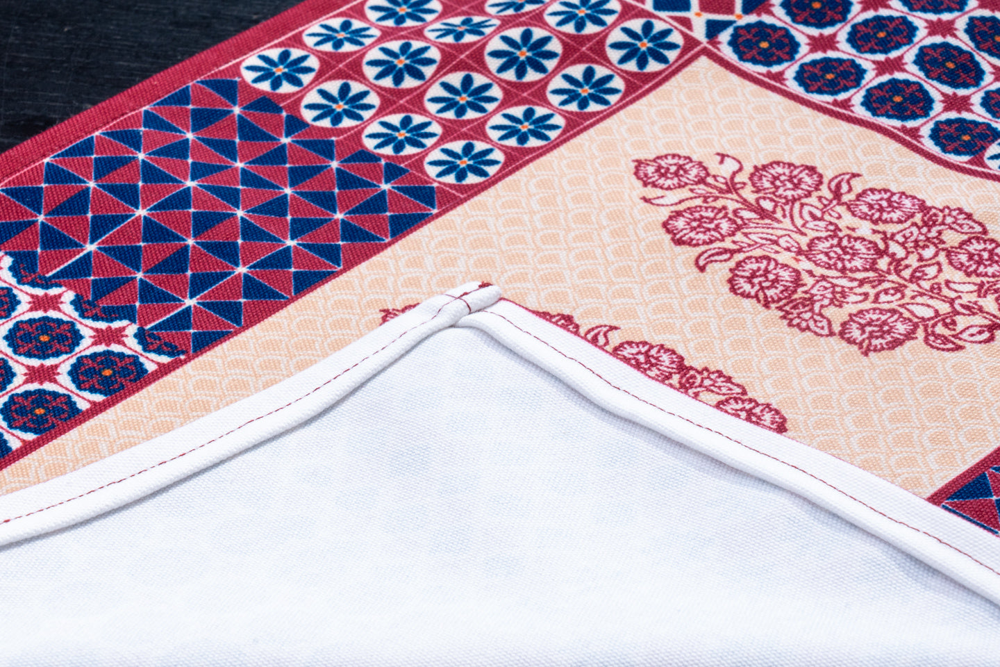 Maroon Jaipuri Table Runner & Six Mats Set