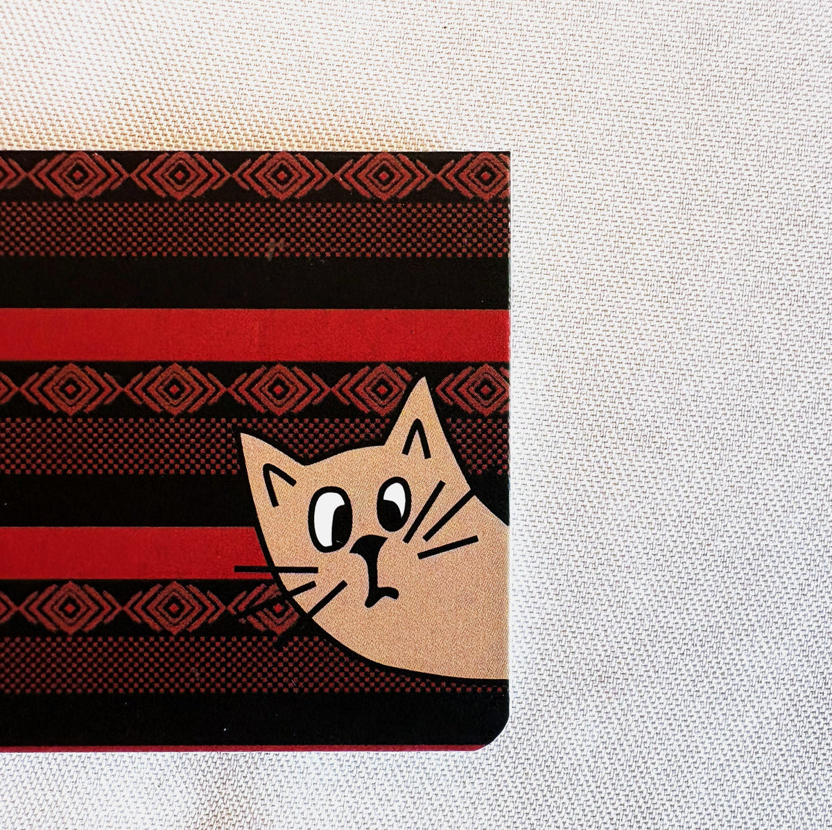Peek-a-boo: Literary adventures magnetic bookmarks ( Set of 2 )